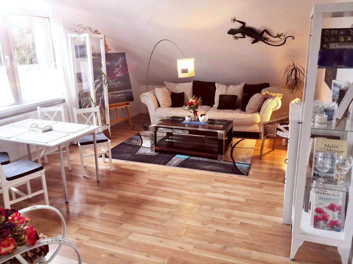 Kuenstler Ferienwohnung 3 Zimmer Kueche Bad Zentrale Lage Wulsbuttel 외부 사진